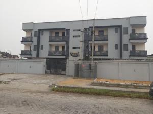 3 bedroom flat with a 3 units and a room bq