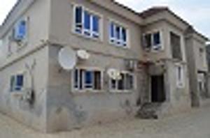 3 spacious 3 bedroom duplex 7VZyHYtgMz50A3hcypCv