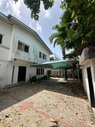 spacious 6 bedroom detached house with 3 rooms bq